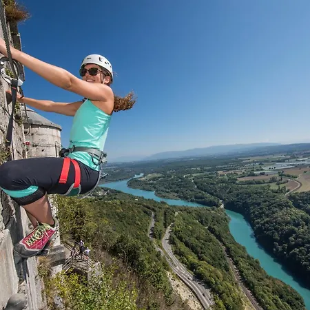 Balneo & Cine - Jungle Touch - Direct Geneve - Gare Apartament Bellegarde-sur-Valserine