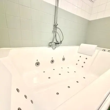 Apartament Balneo & Cine - Jungle Touch - Direct Geneve - Gare *